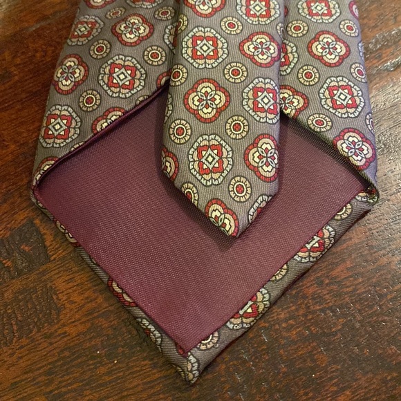 100% Silk Accents Tie - Picture 3 of 4